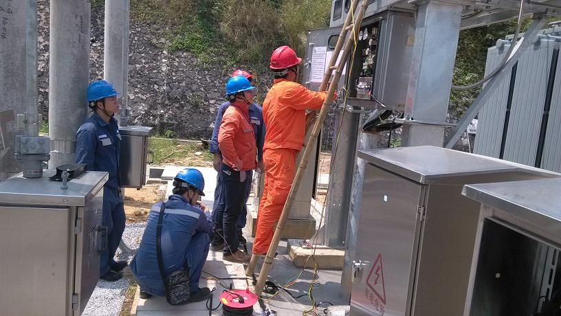 華電高科為南寧上林供電公司提供現(xiàn)場指導(dǎo)04 華電高科為南寧上林供電公司提供現(xiàn)場指導(dǎo)04
